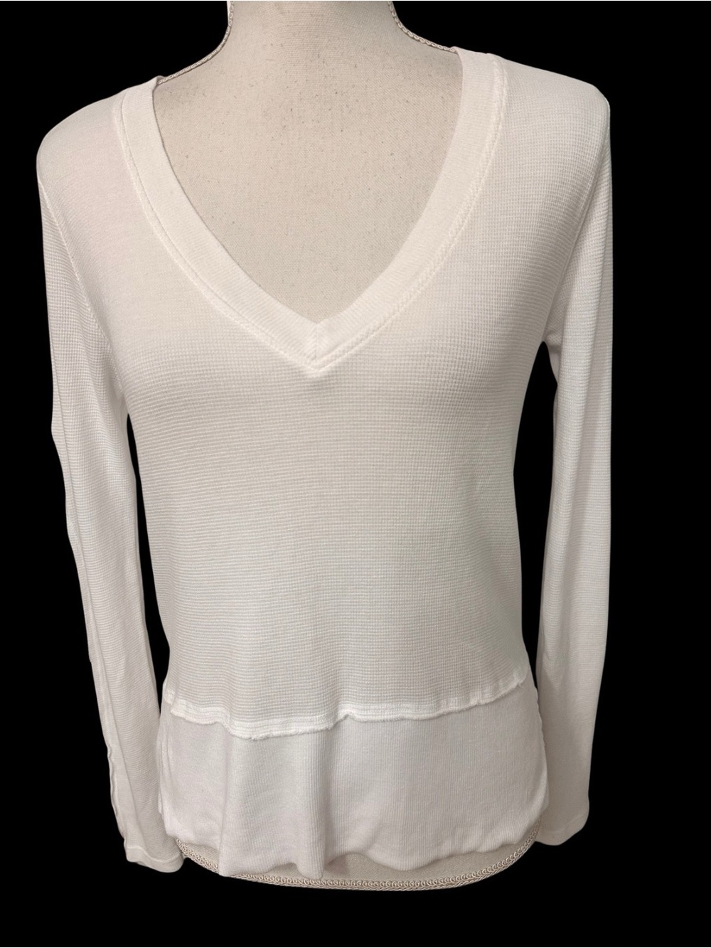 LAMade White V-Neck Thermal Top SZ XS Long Sleeve Lightweight Casual NWT
